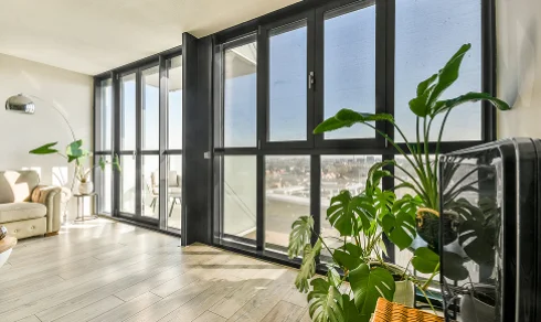 Modern patio systems: how to visually expand space and let in more light?